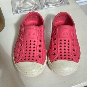 Native toddler slip on shoes